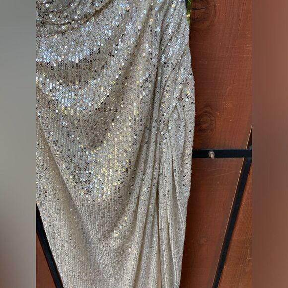 Mac Duggal sequin one shoulder dress style 26973 NWT nude size 4 - Picture 7 of 12